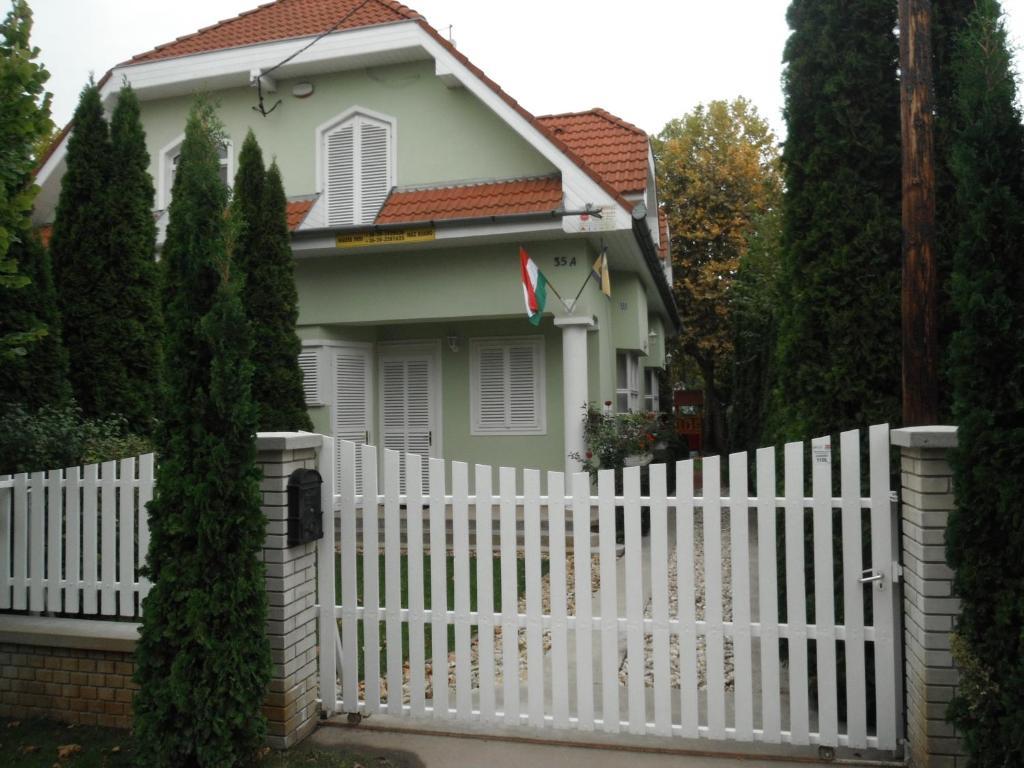 Csokonai Guesthouse Zamárdi Exterior foto